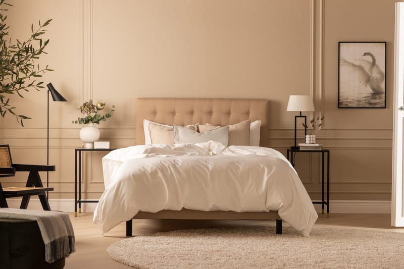 Scarlett Sängpaket 140x200 Skummadrass - Knappad gavel Beige - Möbler - Säng - Komplett sängpaket