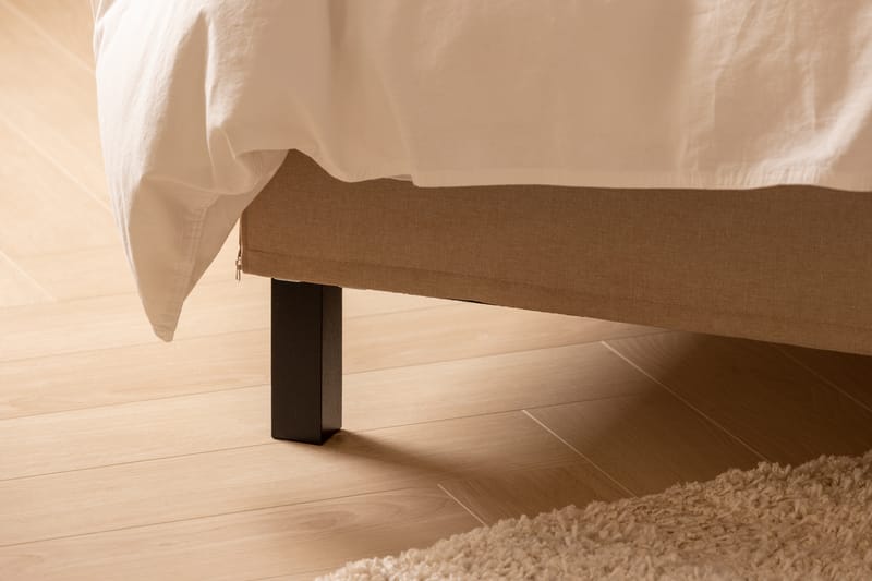 Scarlett Sängpaket 140x200 Skummadrass - Knappad gavel Beige - Möbler - Säng - Komplett sängpaket