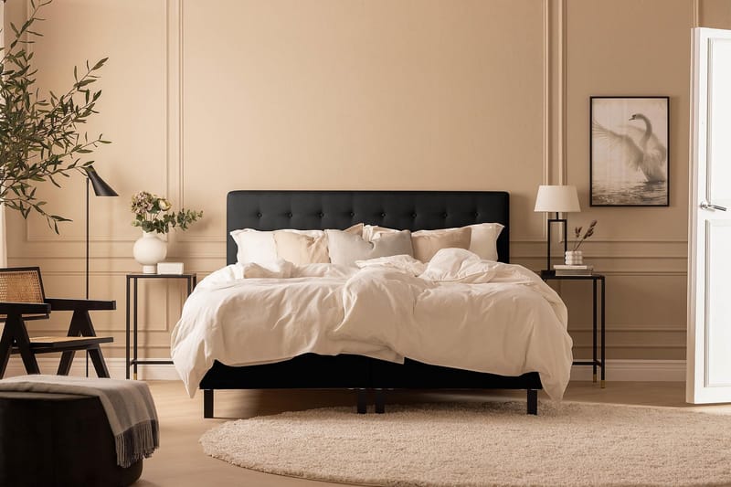 Scarlett Sängpaket 150x200 Latexmadrass - Knappad gavel Svart - Möbler - Säng - Komplett sängpaket