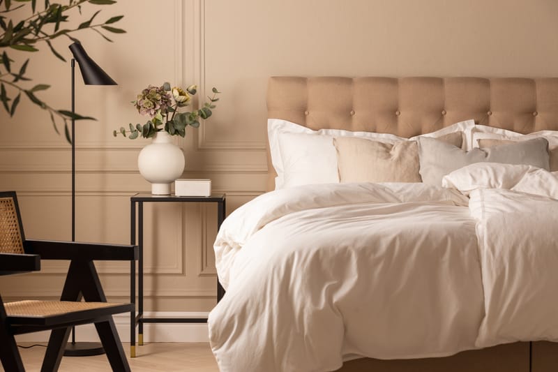Scarlett Sängpaket 180x200 Skummadrass - Djuphäftad gavel Beige - Möbler - Säng - Komplett sängpaket