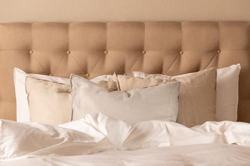 Scarlett Sängpaket 90x200 Skummadrass - Djuphäftad gavel Beige - Möbler - Säng - Komplett sängpaket