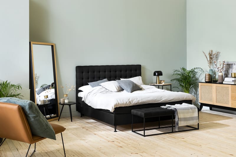 Ella Sängpaket 160x200 cm Rutig Gavel - Svart - Möbler - Säng - Komplett sängpaket