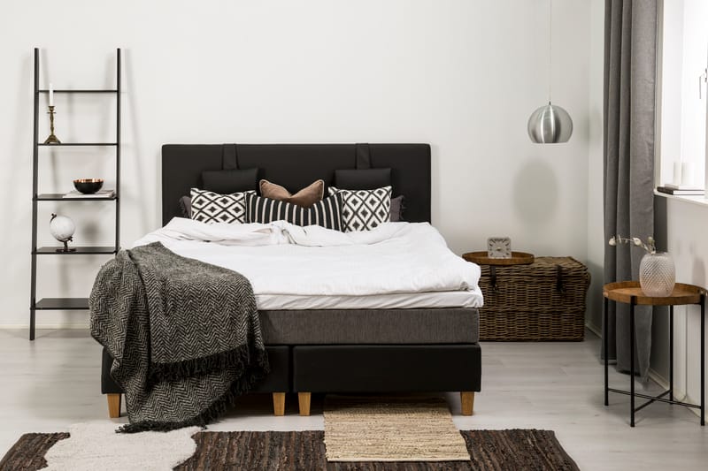 Hilton Lyx Komplett Sängpaket180  Svart PU/Tyg Ek Fyrkan - Svart PU/Tyg Ek Fyrkantig - Möbler - Säng - Komplett sängpaket