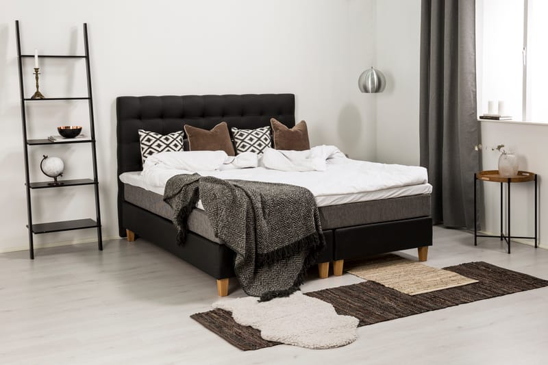 Hilton Lyx Komplett Sängpaket180  Svart PU/Tyg Ek Fyrkan - Svart PU/Tyg Ek Fyrkantig - Möbler - Säng - Komplett sängpaket
