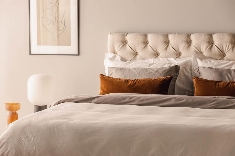 Oslo Lyx Sängpaket Boucle 180x200 Djuphäftad gavel - Ljusbeige - Möbler - Säng - Kontinentalsäng