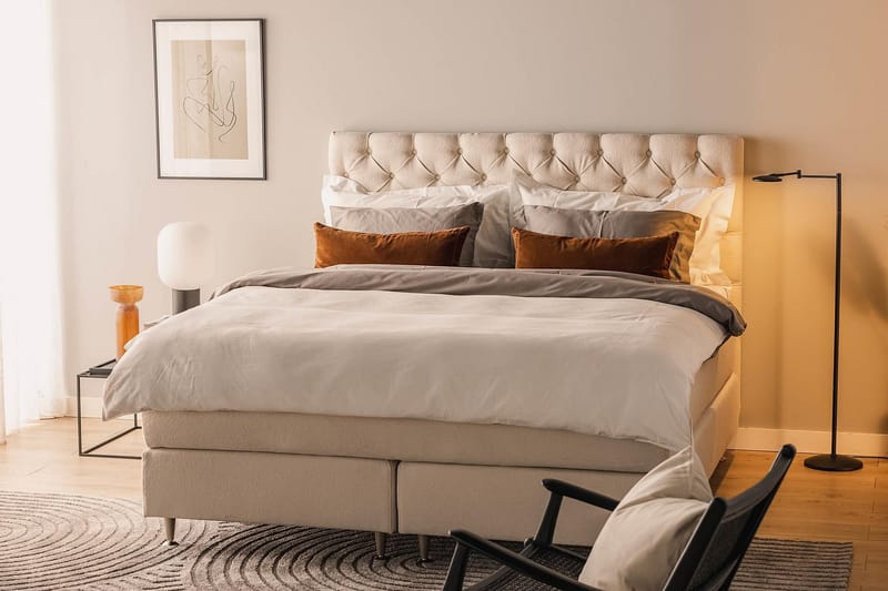 Oslo Lyx Sängpaket Boucle 180x200 Djuphäftad gavel - Ljusbeige - Möbler - Säng - Kontinentalsäng