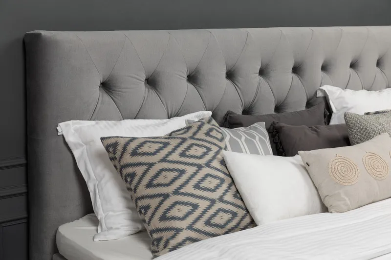 Royal Velvet Komplett Sängpaket 160x200 cm - Ljusgrå med Låga Guldben - Möbler - Säng - Kontinentalsäng