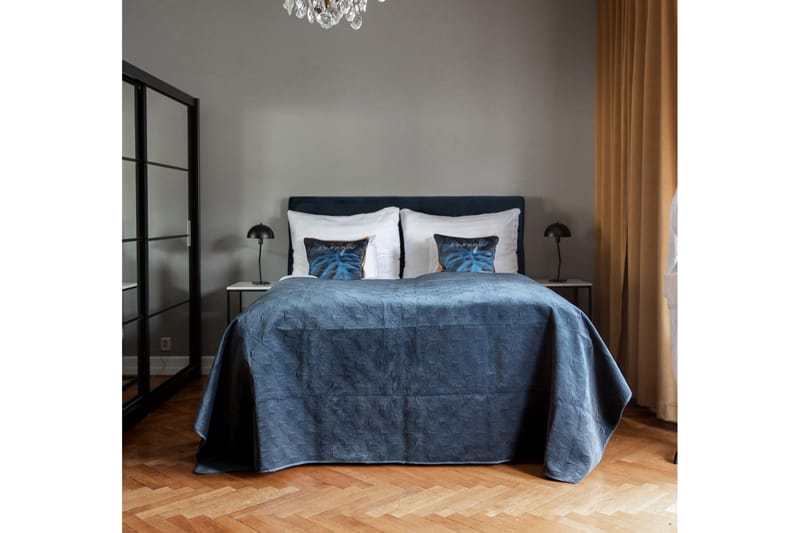 Royal Velvet Komplett Sängpaket 180x200 cm - Mörkblå med Höga Guldben - Möbler - Säng - Komplett sängpaket