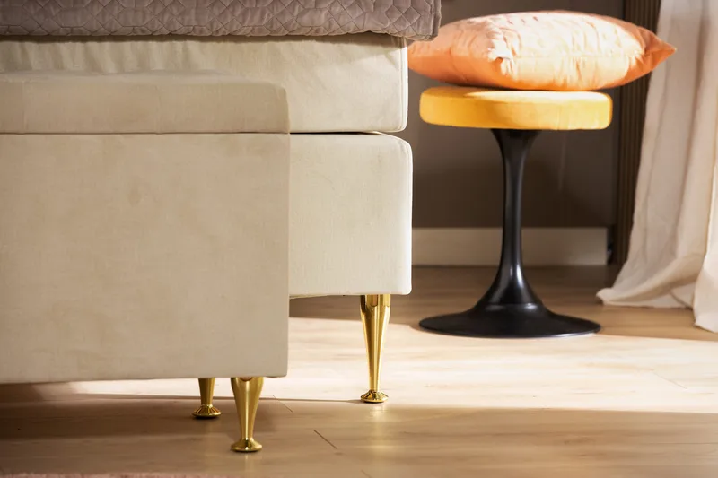 Royal Velvet Komplett Sängpaket 210x210 cm - Beige med låga silverben - Möbler - Säng - Kontinentalsäng