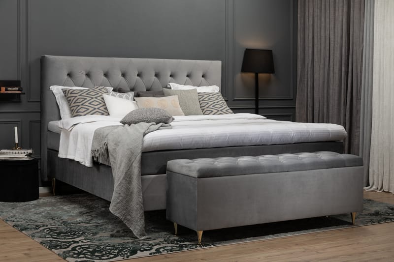 Royal Velvet Komplett Sängpaket 210x210 cm - Ljusgrå med Svarvade Ben - Möbler - Säng - Komplett sängpaket