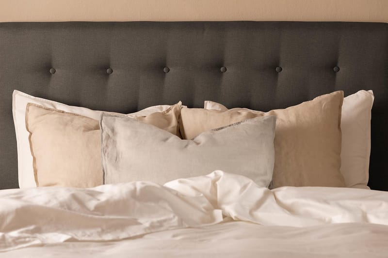 Scarlett Sängpaket 120x200 Skummadrass - Knappad gavel Mörkgrå - Möbler - Säng - Kontinentalsäng