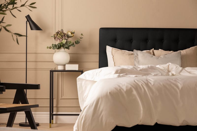Scarlett Sängpaket 120x200 Skummadrass - Knappad gavel Svart - Möbler - Säng - Komplett sängpaket