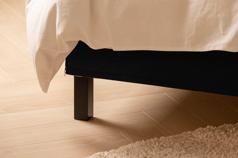 Scarlett Sängpaket 140x200 Skummadrass - Knappad gavel Svart - Möbler - Säng - Komplett sängpaket