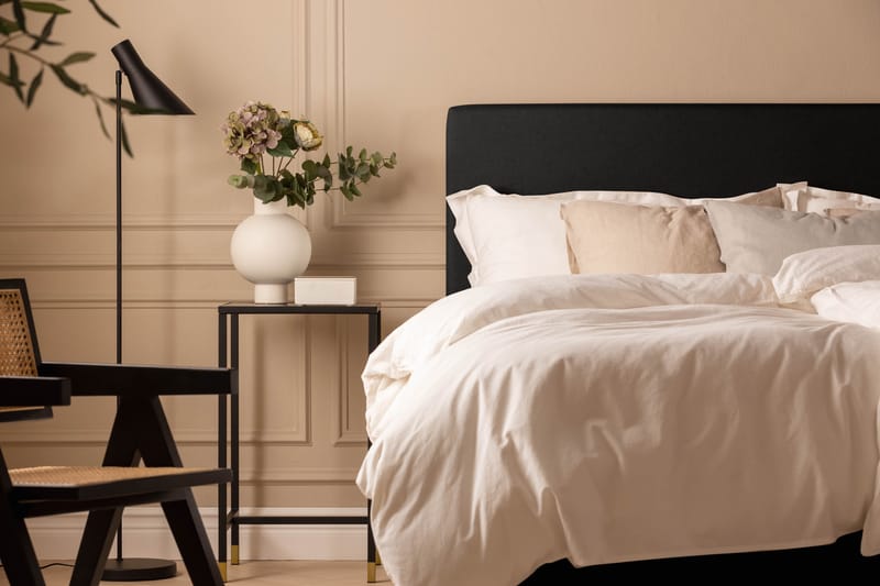 Scarlett Sängpaket 210x210 Skummadrass - Slät gavel Svart - Möbler - Säng - Komplett sängpaket