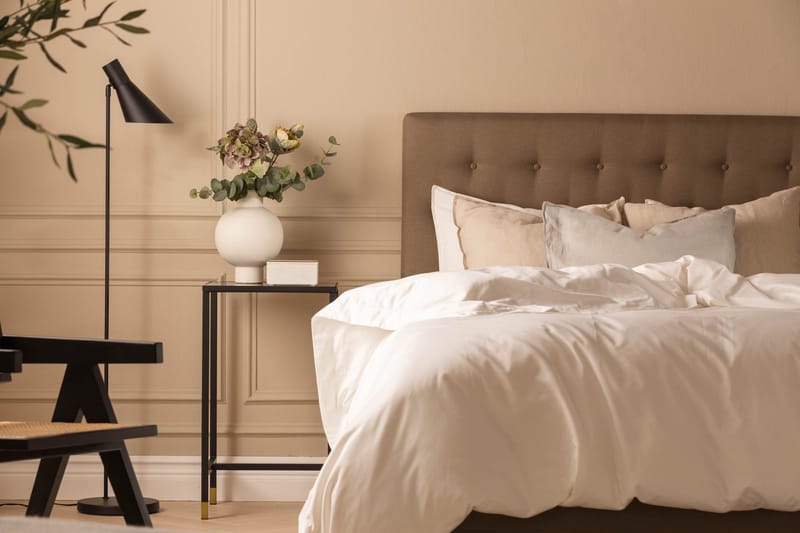 Scarlett Sängpaket 90x200 Skummadrass - Knappad gavel Brun - Möbler - Säng - Kontinentalsäng