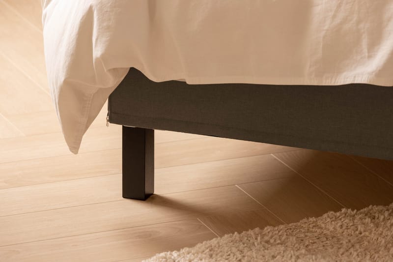 Scarlett Sängpaket 90x200 Skummadrass - Knappad gavel Brun - Möbler - Säng - Kontinentalsäng