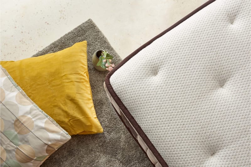 Resårmadrass 200x200 cm - Vit/Brun - Möbler - Säng - Madrasser - Resårmadrass & resårbotten