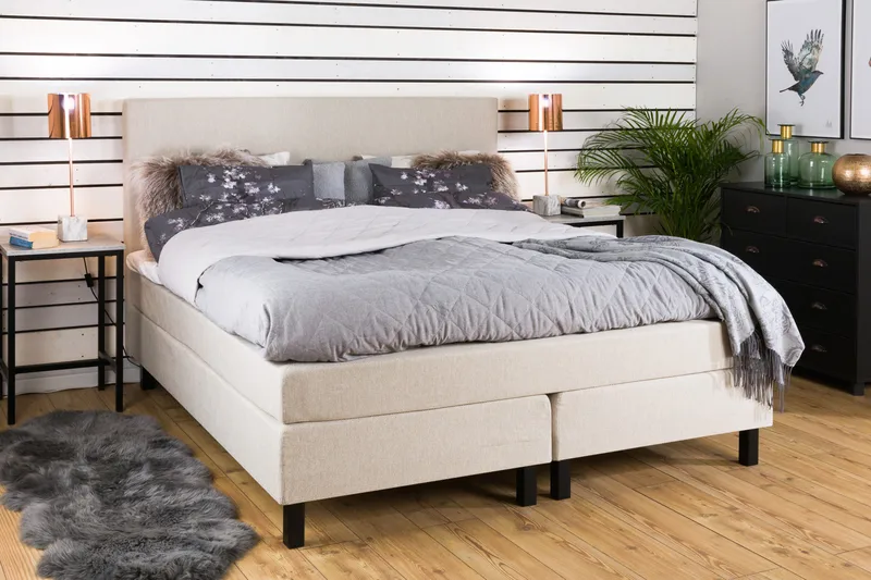 Princess Komplett Sängpaket – Kontinentalsäng 180x200 cm i Tyg med Sänggavel + Bäddmadrass med Fasthetsgrad Medium - Ljusbeige - Möbler - Säng - Kontinentalsäng