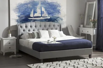 Bordeaux Sängram 180x200 cm i Tyg med Sänggavel - Grå - Möbler - Säng - Sängram & sängstomme