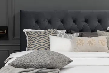Royal Velvet Komplett Sängpaket 160x200 cm - Svart med Låga Rosében - Möbler - Säng - Komplett sängpaket