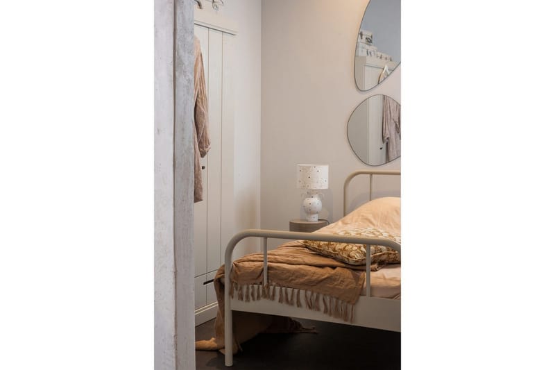 Säng Mata - Möbler - Säng - Sängram & sängstomme