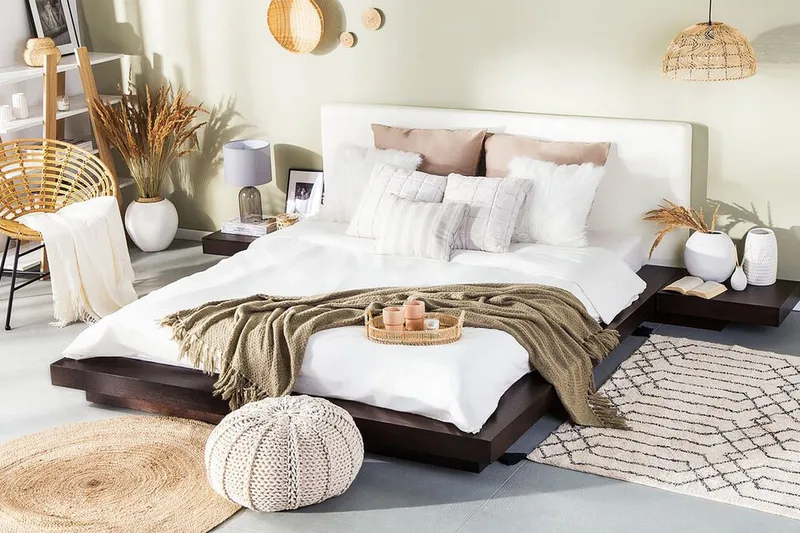Zen Komplett Sängpaket – Dubbelsäng 180x200 cm i Trä och Läder med Sänggavel + Bäddmadrass med Fasthetsgrad - Trä|Natur - Möbler - Säng - Sängram & sängstomme