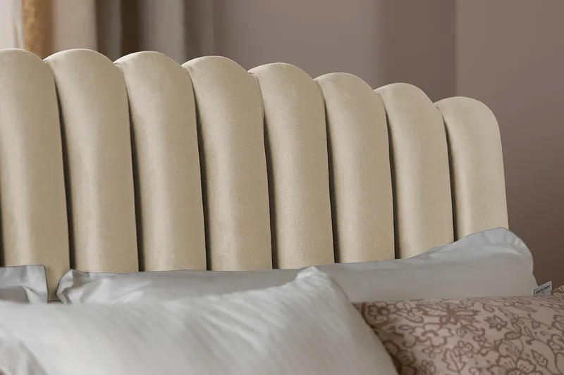 Davia Sänggavel Sammet 160 cm - Beige - Möbler - Säng - Sängtillbehör & sänggavel - Sänggavlar & huvudgavlar