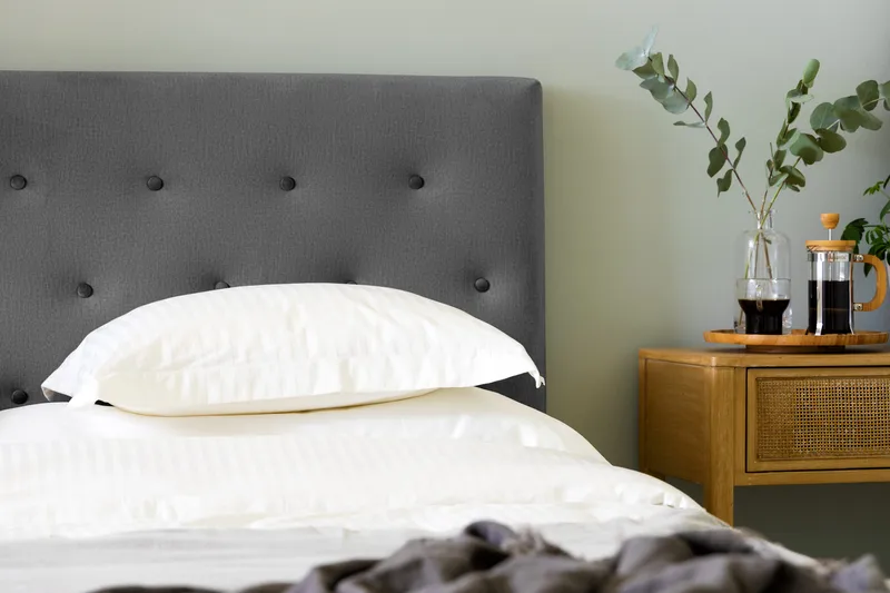 Ella Sänggavel 180 cm Knappar - Mellangrå/Sammet - Möbler - Säng - Sängtillbehör & sänggavel - Sänggavlar & huvudgavlar