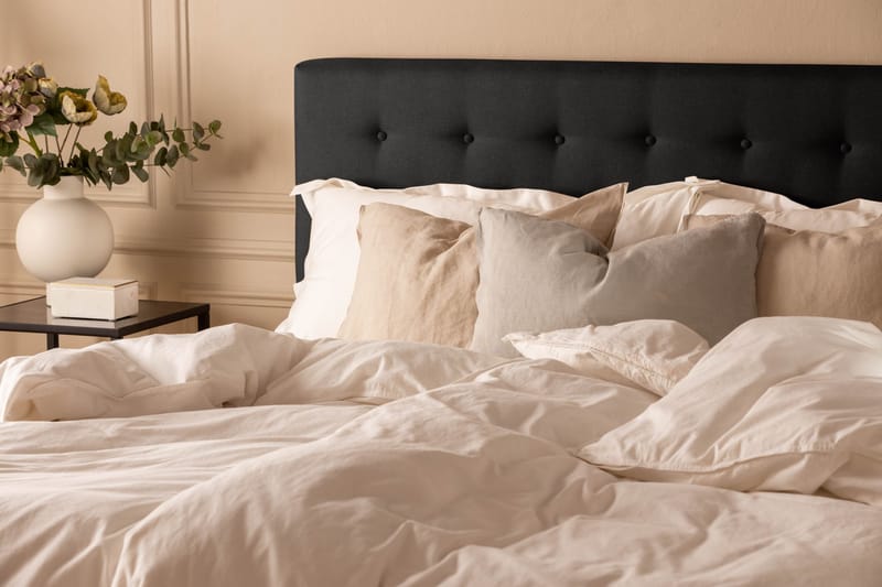 Scarlett Djuphäftad gavel 180 - Svart - Möbler - Säng - Sängtillbehör & sänggavel - Sänggavlar & huvudgavlar