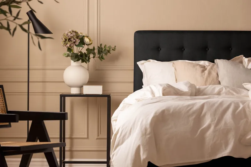 Scarlett Djuphäftad gavel 180 - Svart - Möbler - Säng - Sängtillbehör & sänggavel - Sänggavlar & huvudgavlar