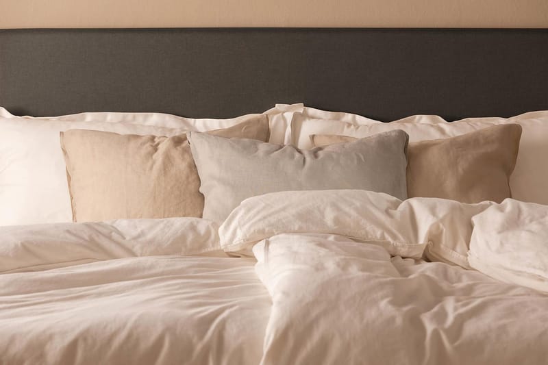 Scarlett Knappad gavel 120 - Mörkgrå - Möbler - Säng - Sängtillbehör & sänggavel - Sänggavlar & huvudgavlar