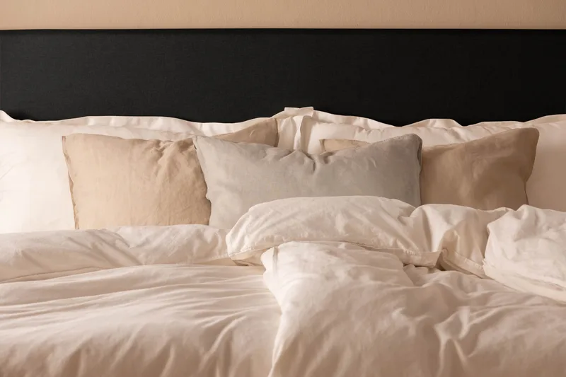 Scarlett Knappad gavel 90 - Svart - Möbler - Säng - Sängtillbehör & sänggavel - Sänggavlar & huvudgavlar