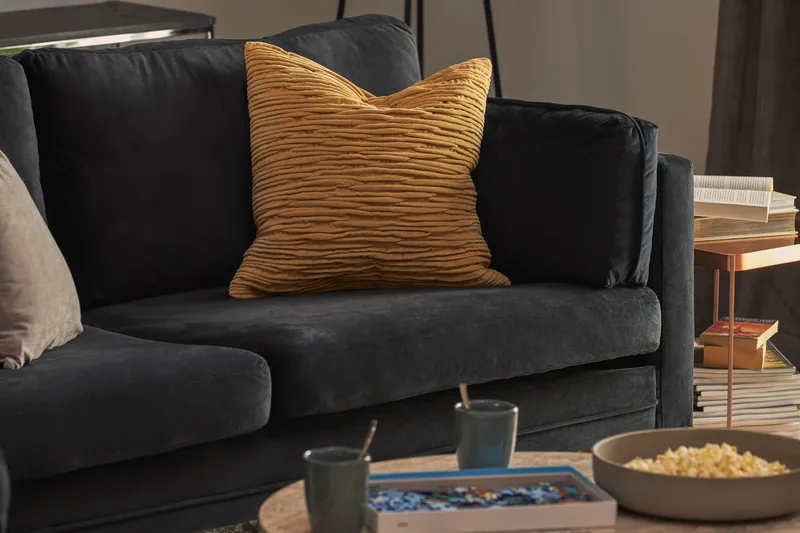 Bloom 3-sits Sammetssoffa - Svart - Möbler - Soffa - 3 sits soffa