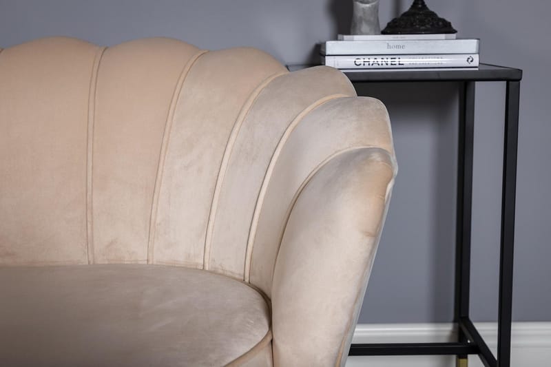 Calais 3-sits Snäckformad Sammetssoffa 181 cm - Beige - Möbler - Soffa - 3 sits soffa