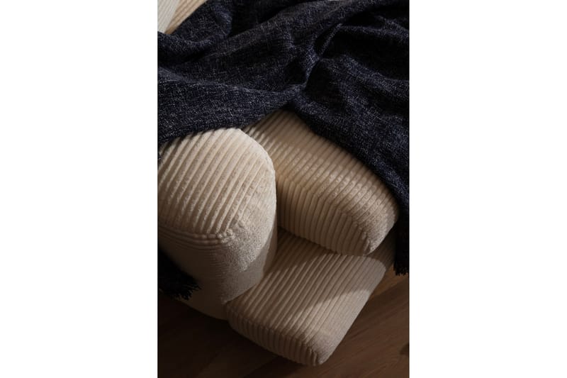 Relento Svängd Soffa 4-sits - Beige - Möbler - Soffa - 4 sits soffa