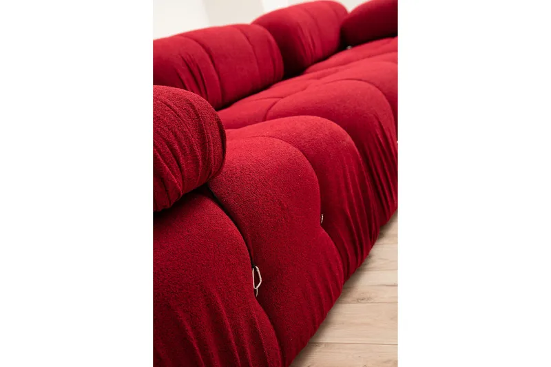 Belgin Bubblig Divansoffa 3-sits 288 cm med fasta armstöd och repdetaljer - Röd - Möbler - Soffa - Divansoffor & schäslongsoffa