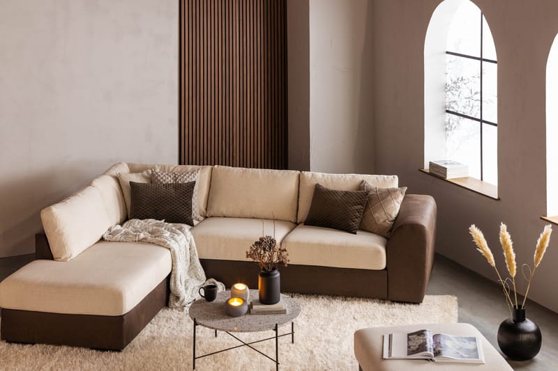 Cuba 4-sits Vänstervänd L-formad Schäslongsoffa i Konstläder/Tyg - Brun / Beige - Möbler - Soffa - Divansoffor & schäslongsoffa