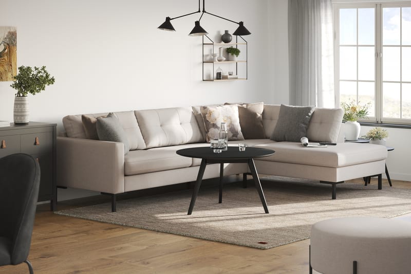 Frillestad 4-sits Högervänd L-formad Schäslongsoffa i Tyg - Beige - Möbler - Soffa - Divansoffor & schäslongsoffa