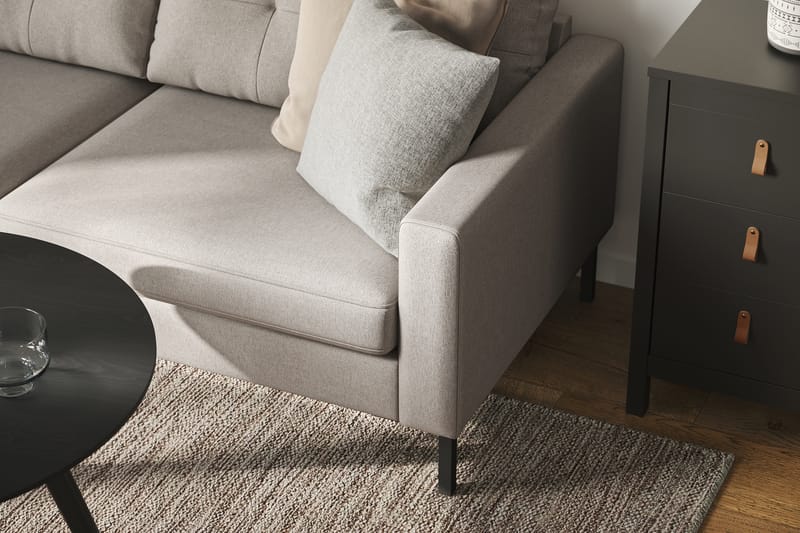 Frillestad 4-sits Vänstervänd L-formad Schäslongsoffa i Tyg - Beige - Möbler - Soffa - Divansoffor & schäslongsoffa
