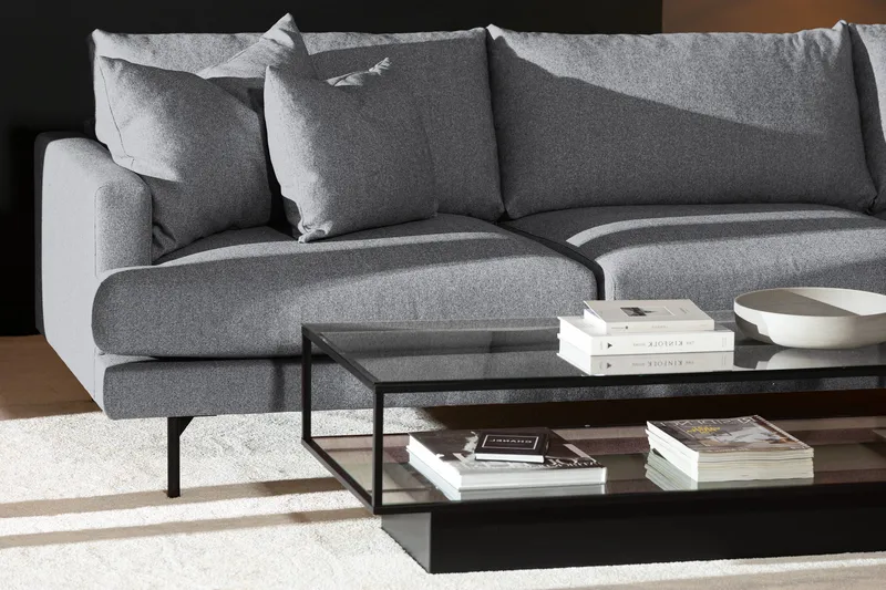 Menard 4-sits Högervänd L-formad Djup Schäslongsoffa i Tyg - Grå - Möbler - Soffa - Divansoffor & schäslongsoffa