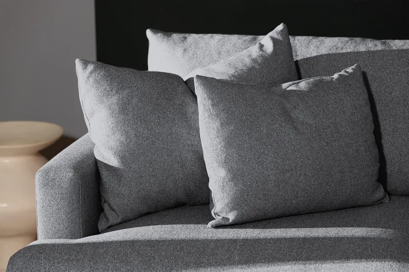 Menard 4-sits Högervänd L-formad Djup Schäslongsoffa i Tyg - Grå - Möbler - Soffa - Divansoffor & schäslongsoffa