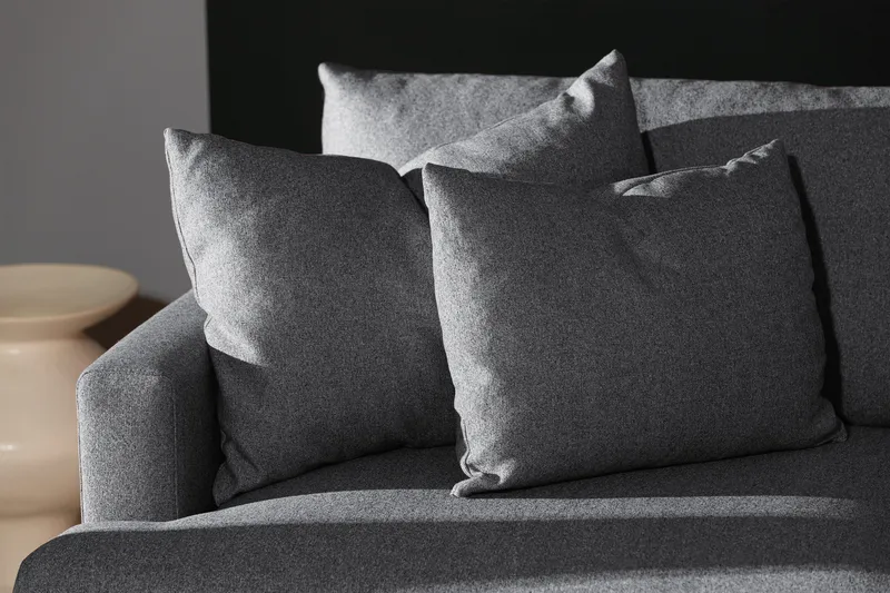 Menard 4-sits Högervänd L-formad Djup Schäslongsoffa i Tyg - Mörkgrå - Möbler - Soffa - Divansoffor & schäslongsoffa