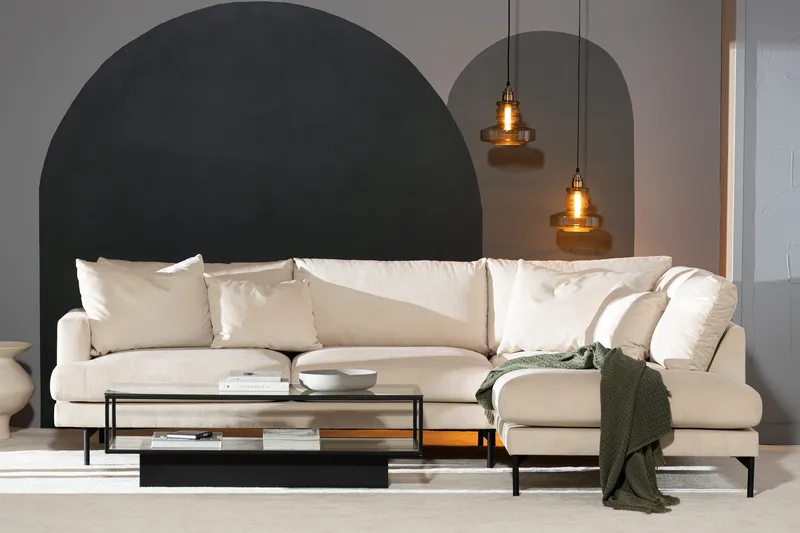 Menard 4-sits Högervänd L-formad Schäslongsoffa + Fotpall i Manchester - Beige - Möbler - Soffa - Divansoffor & schäslongsoffa - 4 sits soffa med divan