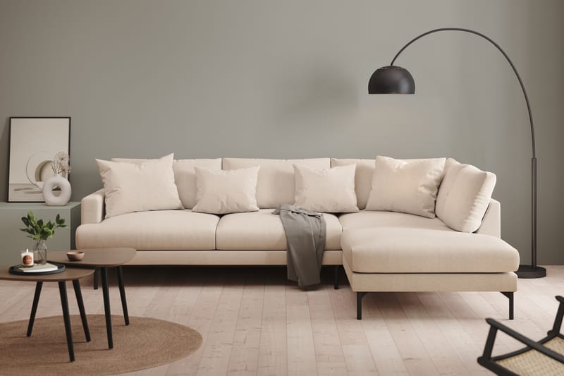 Menard 4-sits Högervänd L-formad Schäslongsoffa i Tyg - Beige - Möbler - Soffa - Divansoffor & schäslongsoffa