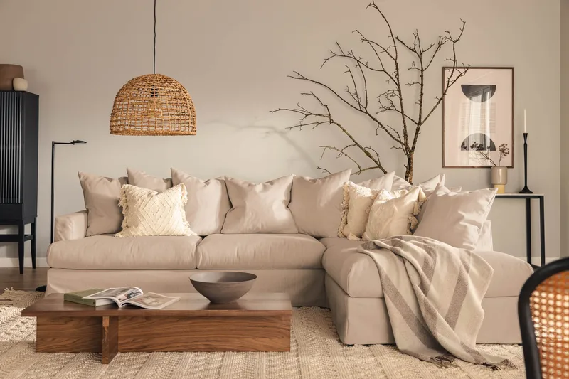 Menard 4-sits Högervänd L-formad Schäslongsoffa i Tyg - Beige - Möbler - Soffa - Divansoffor & schäslongsoffa