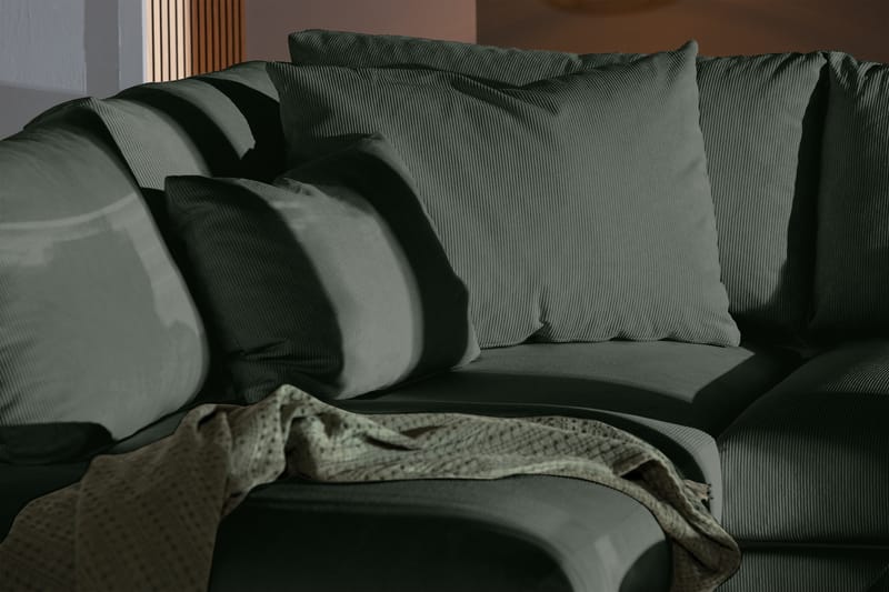 Menard 4-sits Vänstervänd L-formad Djup Schäslongsoffa i Manchester - Grön - Möbler - Soffa - Divansoffor & schäslongsoffa