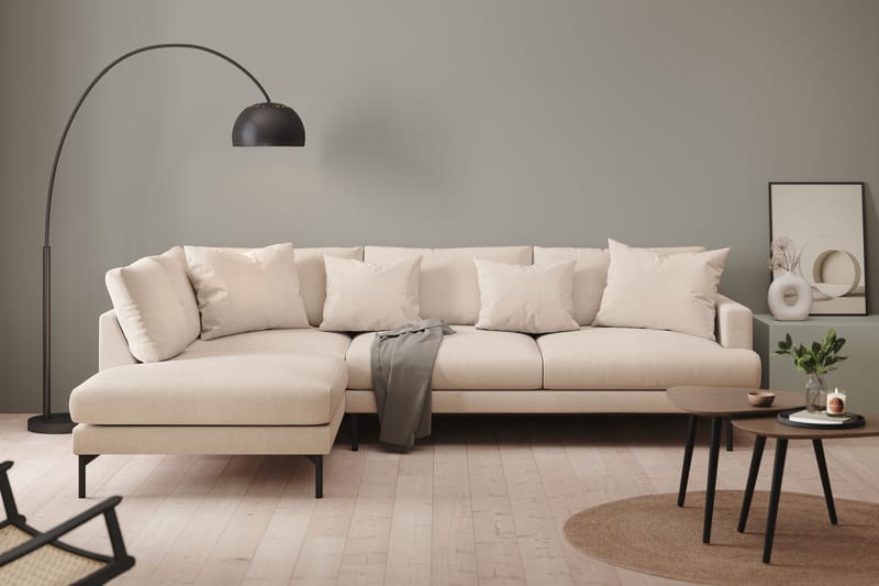 Menard 4-sits Vänstervänd L-formad Djup Schäslongsoffa i Tyg - Beige - Möbler - Soffa - Divansoffor & schäslongsoffa