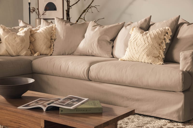 Menard 4-sits Vänstervänd L-formad Schäslongsoffa i Tyg - Beige - Möbler - Soffa - Divansoffor & schäslongsoffa