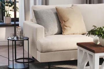 Menard Compact 4-sits Högervänd L-formad Schäslongsoffa i Tyg - Beige - Möbler - Soffa - Divansoffor & schäslongsoffa