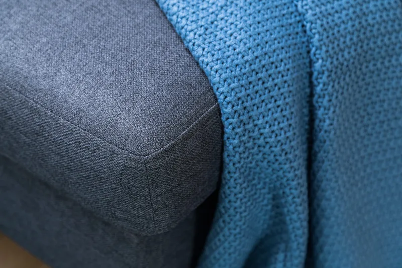 Peppe 4-sits Högervänd L-formad Schäslongsoffa i Tyg - Mörkgrå - Möbler - Soffa - Divansoffor & schäslongsoffa